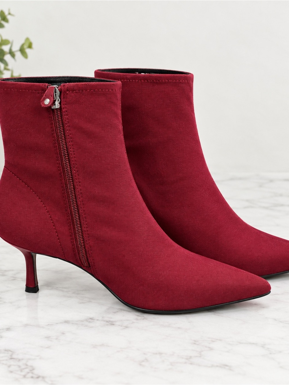 NIB Guess Yanka2 Medium Red Faux Suede Sock Booties Kitten Heel Size 11